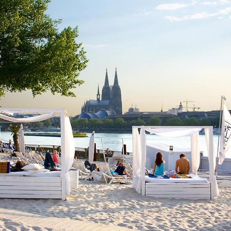 Sunset - Du, Deine Truppe Und Eine Einzigartige Stadt - Colónia Exterior foto